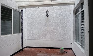 Casa comercial en arriendo en Laureles, Los Colores