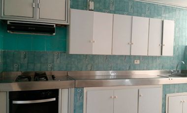 Casa comercial en arriendo en Laureles, Los Colores