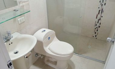 Casa comercial en arriendo en Laureles, Los Colores