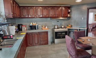 VENTA DE CASA INDEPENDIENTE EN LA MITAD DEL MUNDO