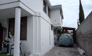 VENTA DE CASA INDEPENDIENTE EN LA MITAD DEL MUNDO