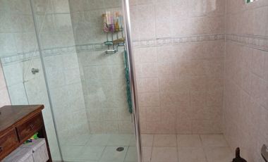 VENTA DE CASA INDEPENDIENTE EN LA MITAD DEL MUNDO