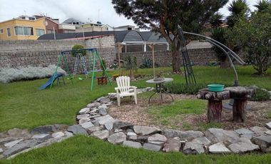 VENTA DE CASA INDEPENDIENTE EN LA MITAD DEL MUNDO