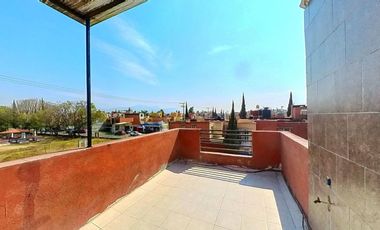 Cómoda casa de 3 niveles en fraccionamiento