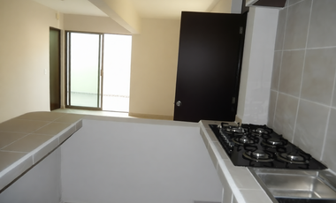 CASA REMODELADA EN 2 NIVELES EN ESQUINA