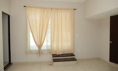 CASA REMODELADA EN 2 NIVELES EN ESQUINA