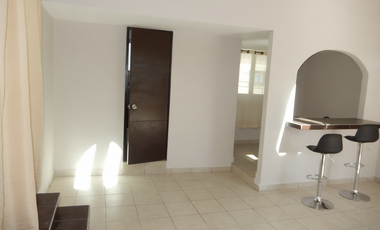 CASA REMODELADA EN 2 NIVELES EN ESQUINA