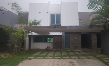CASA DE ENTREGA INMEDIATA EN CIRCUITO CLUSTER, FRACCIONAMIENTO ALTOZANO, CENTRO TABASCO