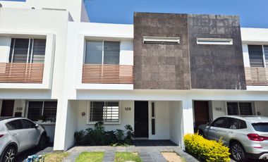 Casa en renta en Zona Real a 1 minuto de Real Center