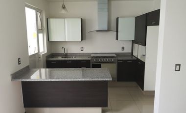 Casa en renta en Zona Real a 1 minuto de Real Center