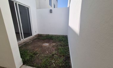 Casa en renta en Zona Real a 1 minuto de Real Center