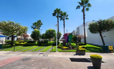 Casa en renta en Zona Real a 1 minuto de Real Center