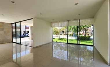 Casa en renta en Zona Real a 1 minuto de Real Center