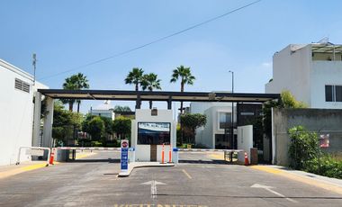 Casa en renta en Zona Real a 1 minuto de Real Center