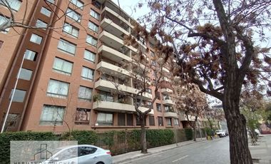 Dpto. 2 Dorm / 2 Baños / 1 Est.- Calle García Reyes, Comuna de Santiago.-