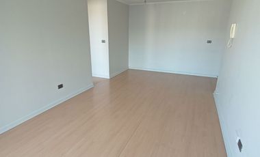 Dpto. 2 Dorm / 2 Baños / 1 Est.- Calle García Reyes, Comuna de Santiago.-