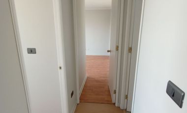 Dpto. 2 Dorm / 2 Baños / 1 Est.- Calle García Reyes, Comuna de Santiago.-