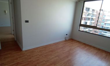 Dpto. 2 Dorm / 2 Baños / 1 Est.- Calle García Reyes, Comuna de Santiago.-