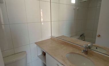 Dpto. 2 Dorm / 2 Baños / 1 Est.- Calle García Reyes, Comuna de Santiago.-