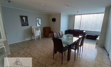 Dpto. 2 Dorm / 2 Baños / 1 Est.- Calle García Reyes, Comuna de Santiago.-