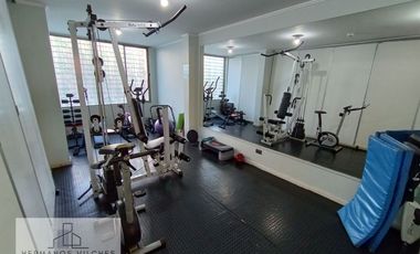 Dpto. 2 Dorm / 2 Baños / 1 Est.- Calle García Reyes, Comuna de Santiago.-