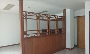 SE ARRIENDA OFICINA EDIFICIO CENTRO EMPRESARIAL SURAMERICANA