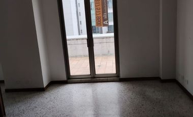 SE ARRIENDA OFICINA EDIFICIO CENTRO EMPRESARIAL SURAMERICANA