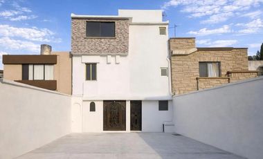 Venta de Casa en Hortencias #14, Colonia Jardines del Alba, C. P. 54750