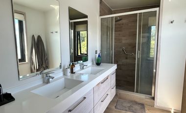 EN VENTA 2 CASAS EN EXCLUSIVO CONDOMINIO DE PUERTO VARAS