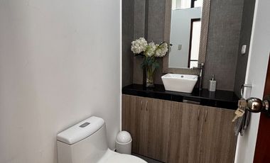 Venta de casa amplia de 4 pisos