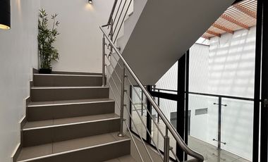 Venta de casa amplia de 4 pisos