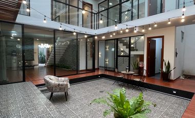 Venta de casa amplia de 4 pisos