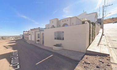 Tu futuro hogar empieza con una decisión inteligente!! Venta de linda y amplia casa en recuperación bancaria, Cuauhtémoc, Chih.