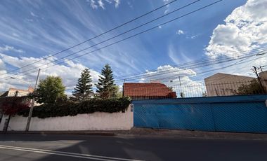 Casa en esquina en fraccionamiento on CCTV y Vigilancia