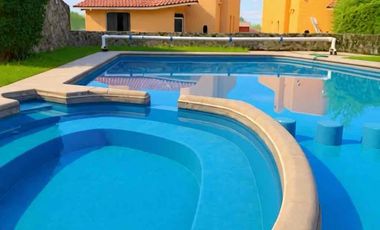 EN VENTA PRECIOSA CASA EN CONDOMINIO