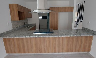 Casa en renta Residencial Benevento, privada con control de acceso y guardias de seguridad, León, Gto.