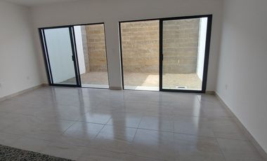 Casa en renta Residencial Benevento, privada con control de acceso y guardias de seguridad, León, Gto.