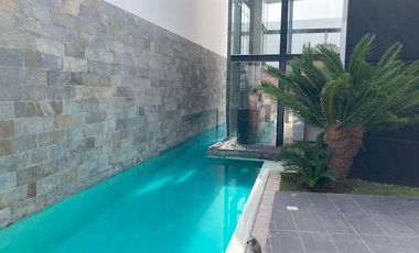 Vendo espectacular casa de 670 m2 y diseño exclusivo em el Parque Acosta, San Isidro limite con Magdalena