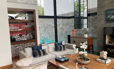 Vendo espectacular casa de 670 m2 y diseño exclusivo em el Parque Acosta, San Isidro limite con Magdalena
