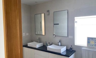 Vendo espectacular casa de 670 m2 y diseño exclusivo em el Parque Acosta, San Isidro limite con Magdalena