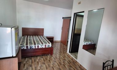 Habitación Amoblada en Alquiler en Urdesa Norte, Incluye todos los Servicios.