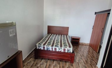 Habitación Amoblada en Alquiler en Urdesa Norte, Incluye todos los Servicios.