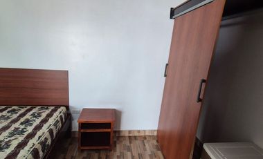 Habitación Amoblada en Alquiler en Urdesa Norte, Incluye todos los Servicios.