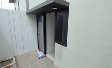 Dijual/Disewakan Rumah Siap Huni Lokasi Strategis di Cendana Botanic