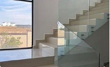 CASA EN RENTA EN PARQUE LISBOA- LOMAS DE ANGELÓPOLIS