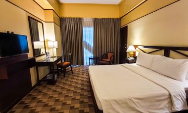 FOR RENT - CORNER UNIT AT BERJAYA HOTEL