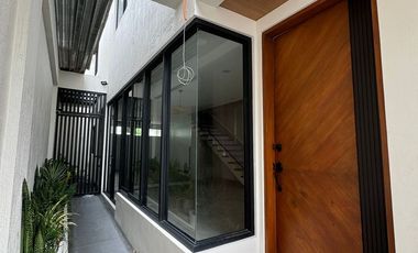 FOR SALE! 15.5M Single Attached House and Lot  in Moonwalk Village Paranaque-AP