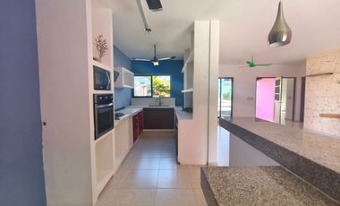 Renta de casa de un piso SIN muebles en Baspul