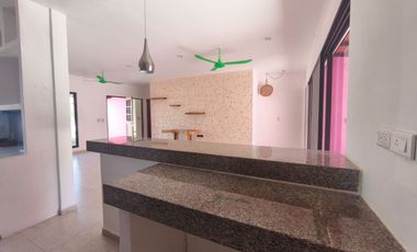 Renta de casa de un piso SIN muebles en Baspul