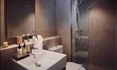 Apartment baru belum pernah pakai.